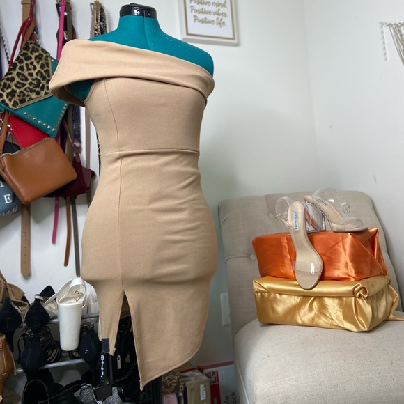 Tan - Picture 4 of 4